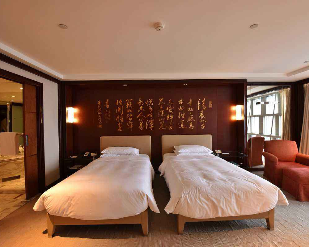 【酒店设计】酒店客房设计中床头设计的一些小细节